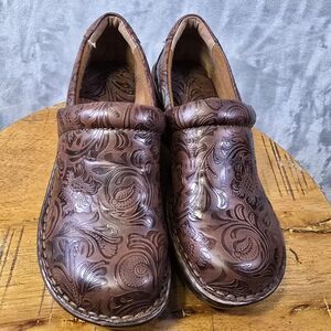 BOC Born Concept Peggy Brown Tooled Floral Clog Mule Slip In Shoes 9 *runs small